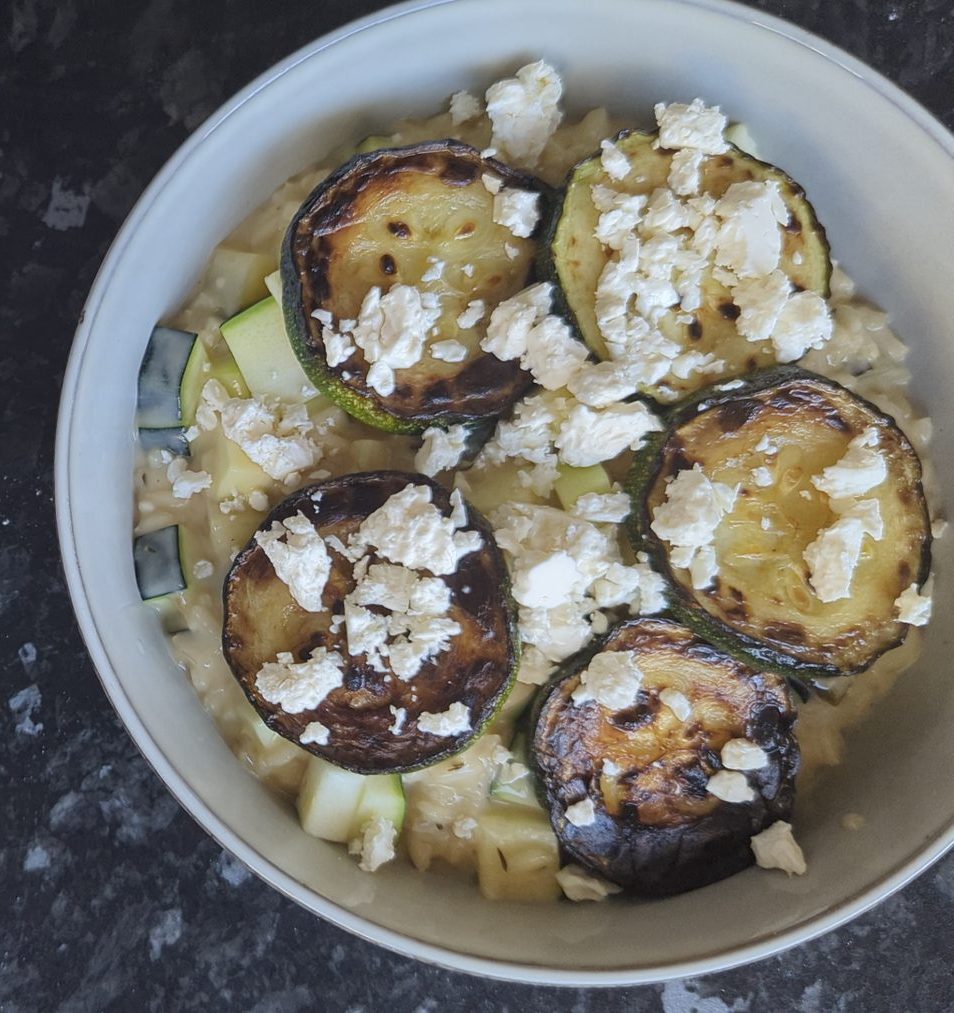 Courgette risotto with seared rounds and feta